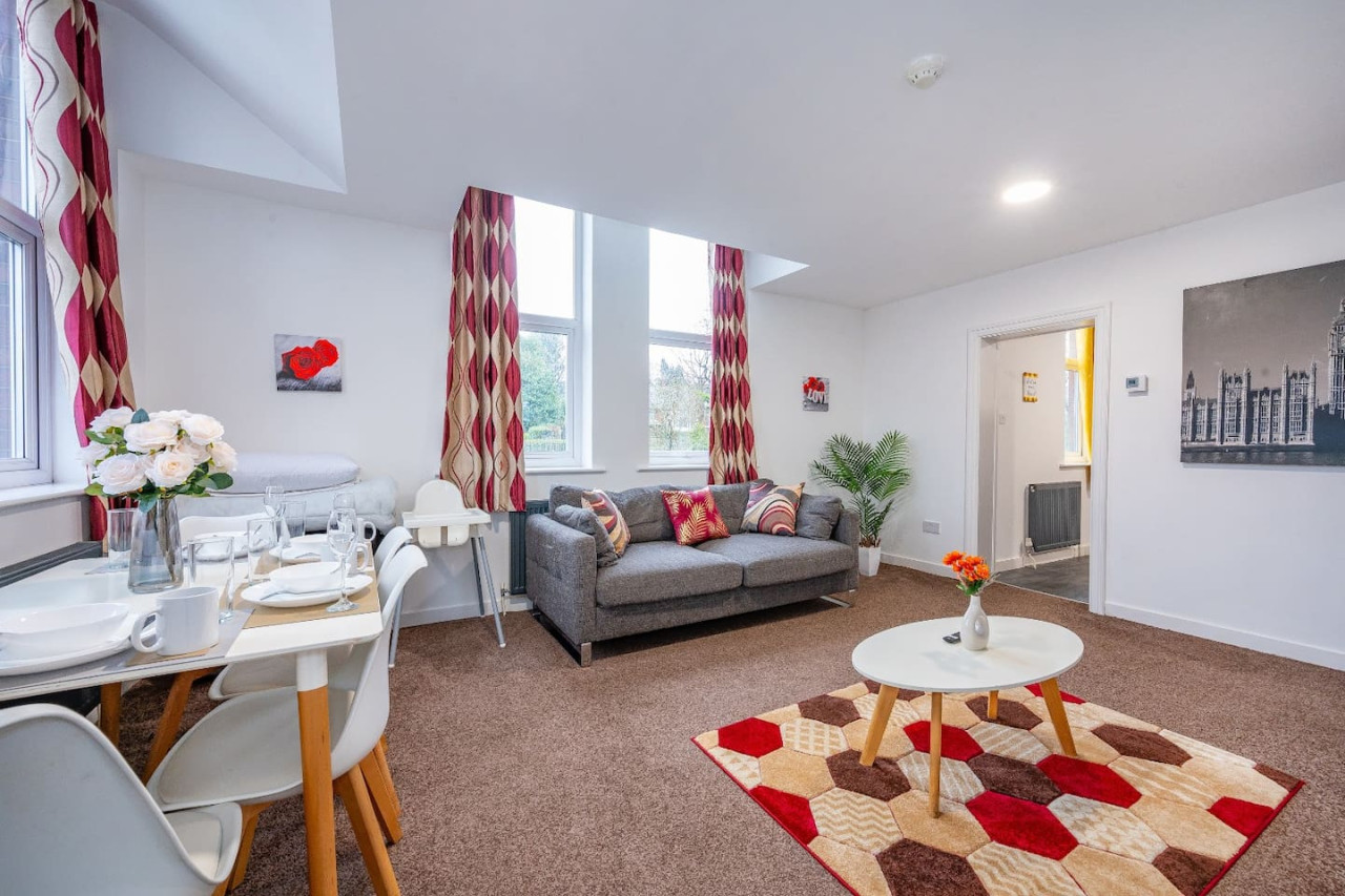 *F18GH* For relaxed & Cosy stay/Free Parking/WiFi in Green Hill Road - Property image 2 - VivreStays