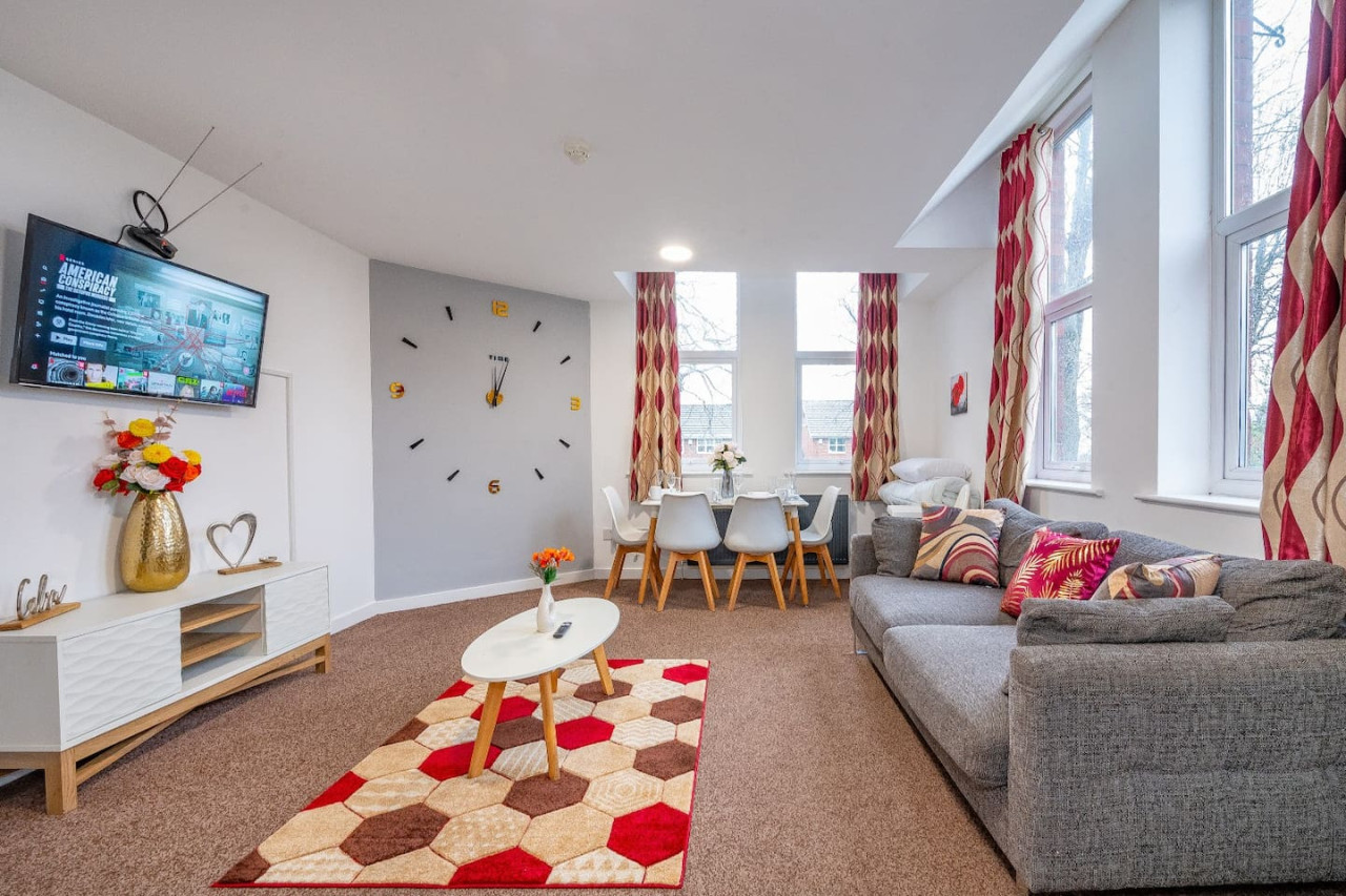 *F18GH* For relaxed & Cosy stay/Free Parking/WiFi in Green Hill Road - Property image 13 - VivreStays