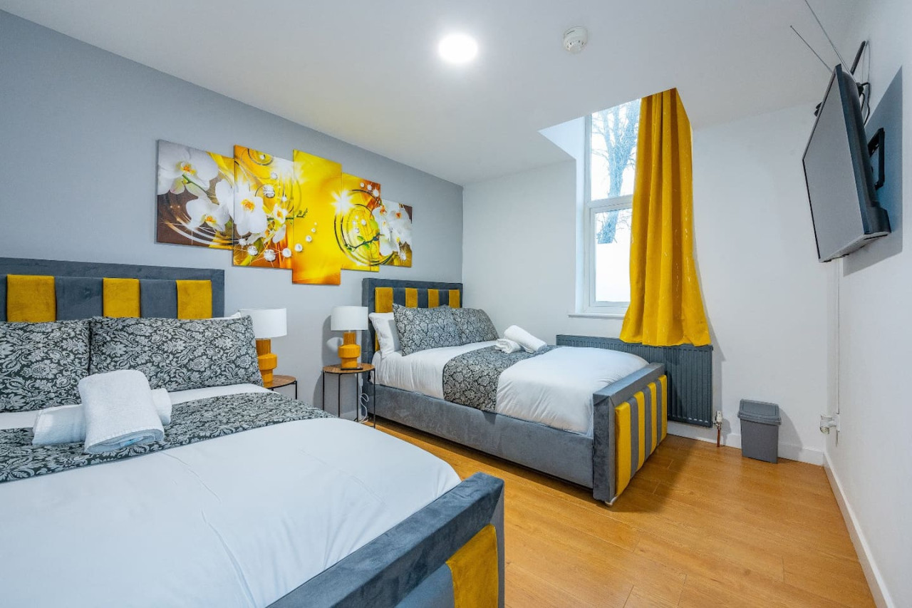 *F18GH* For relaxed & Cosy stay/Free Parking/WiFi in Green Hill Road - Property image 7 - VivreStays