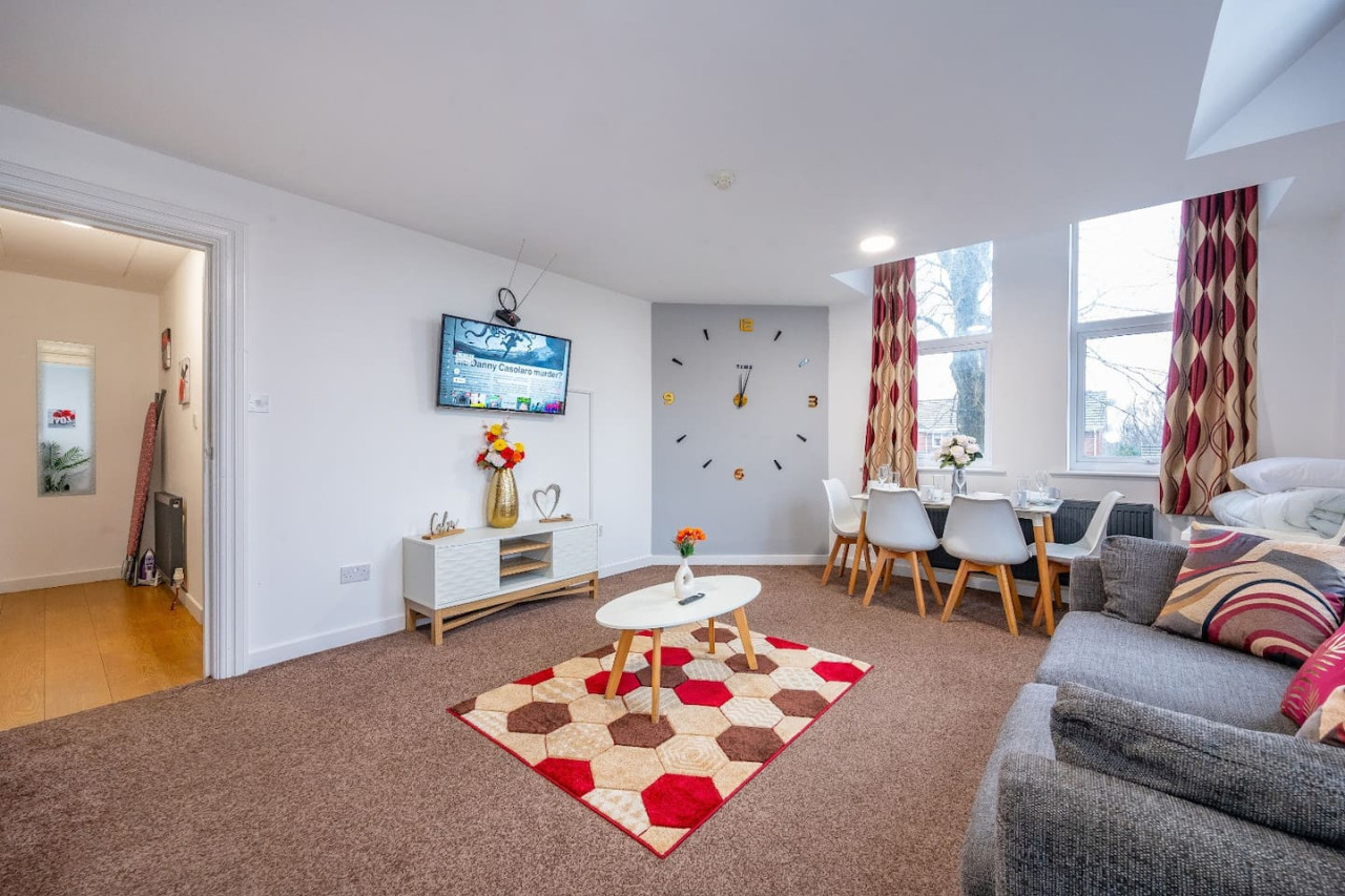 *F18GH* For relaxed & Cosy stay/Free Parking/WiFi in Green Hill Road - Property image 14 - VivreStays