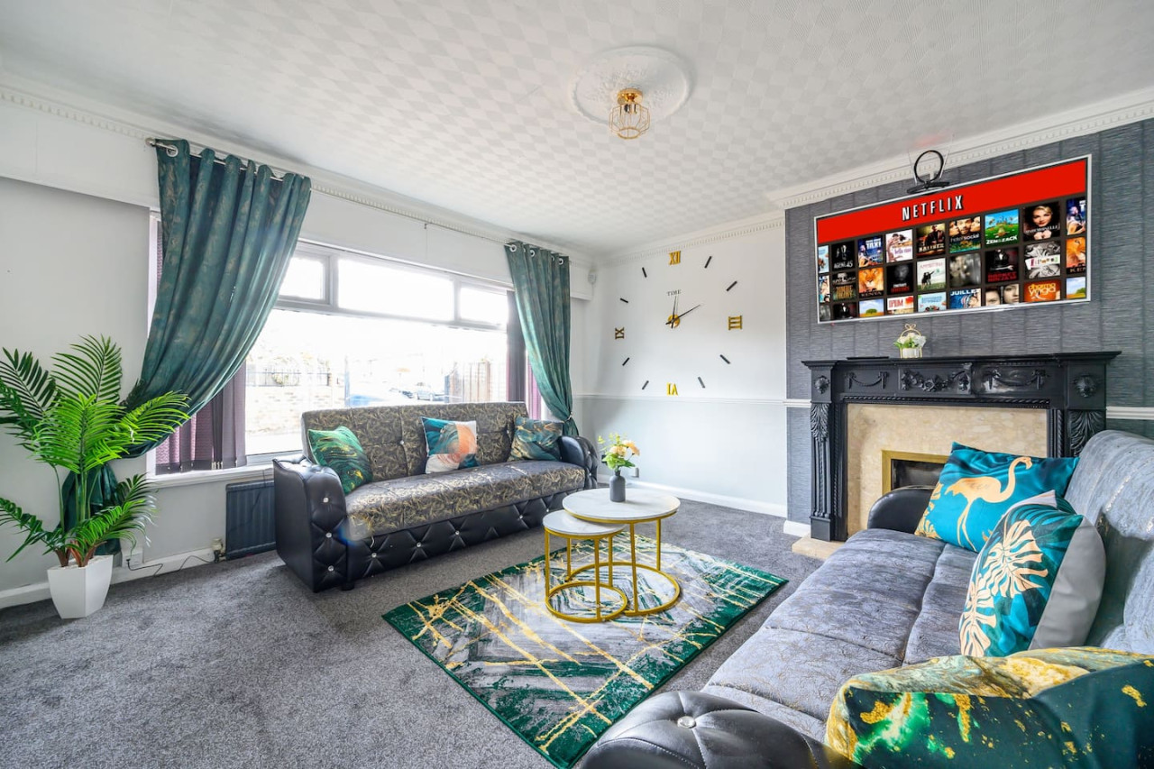 *328OL* For your relaxed & Cosy stay + Parking in 328 Oakwood Ln, Leeds LS8, UK - Property image 2 - VivreStays