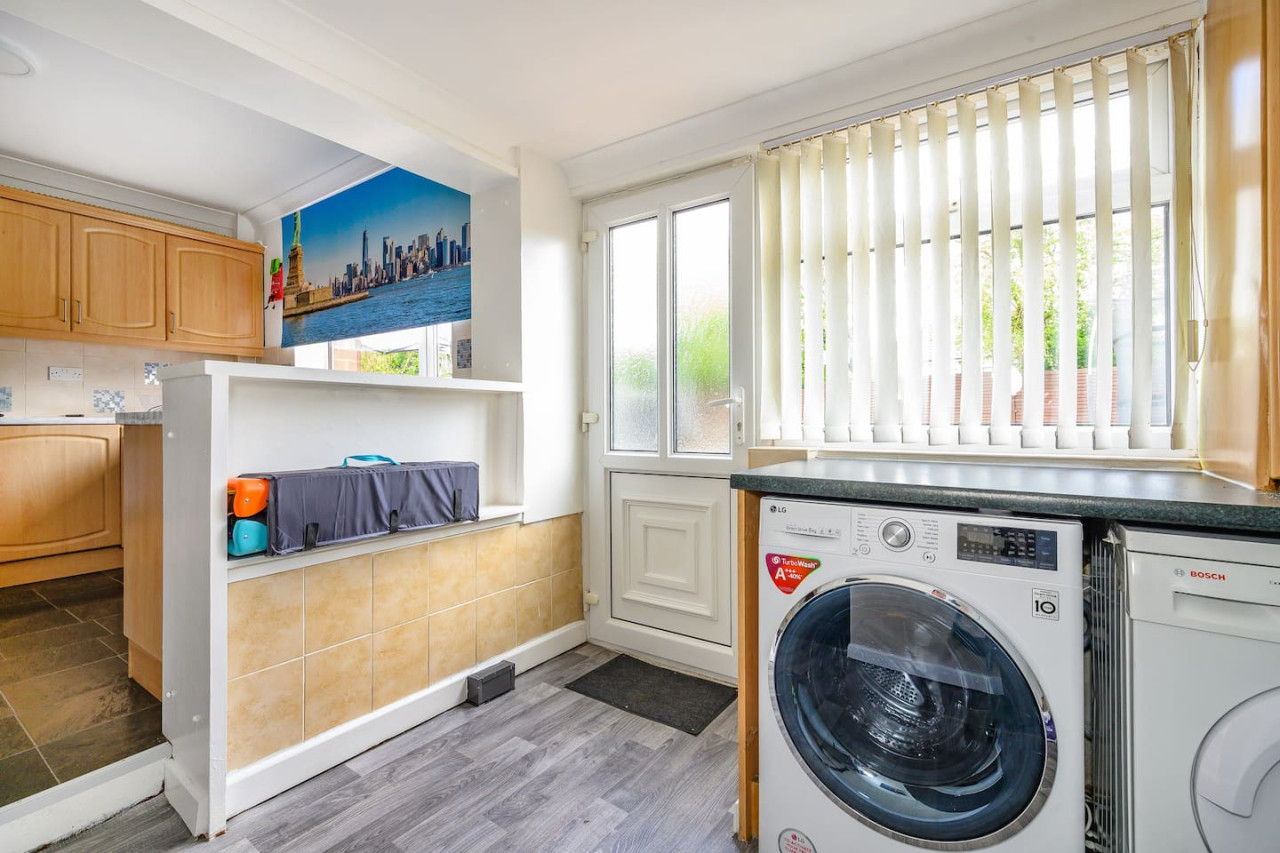 *328OL* For your relaxed & Cosy stay + Parking in 328 Oakwood Ln, Leeds LS8, UK - Property image 33 - VivreStays