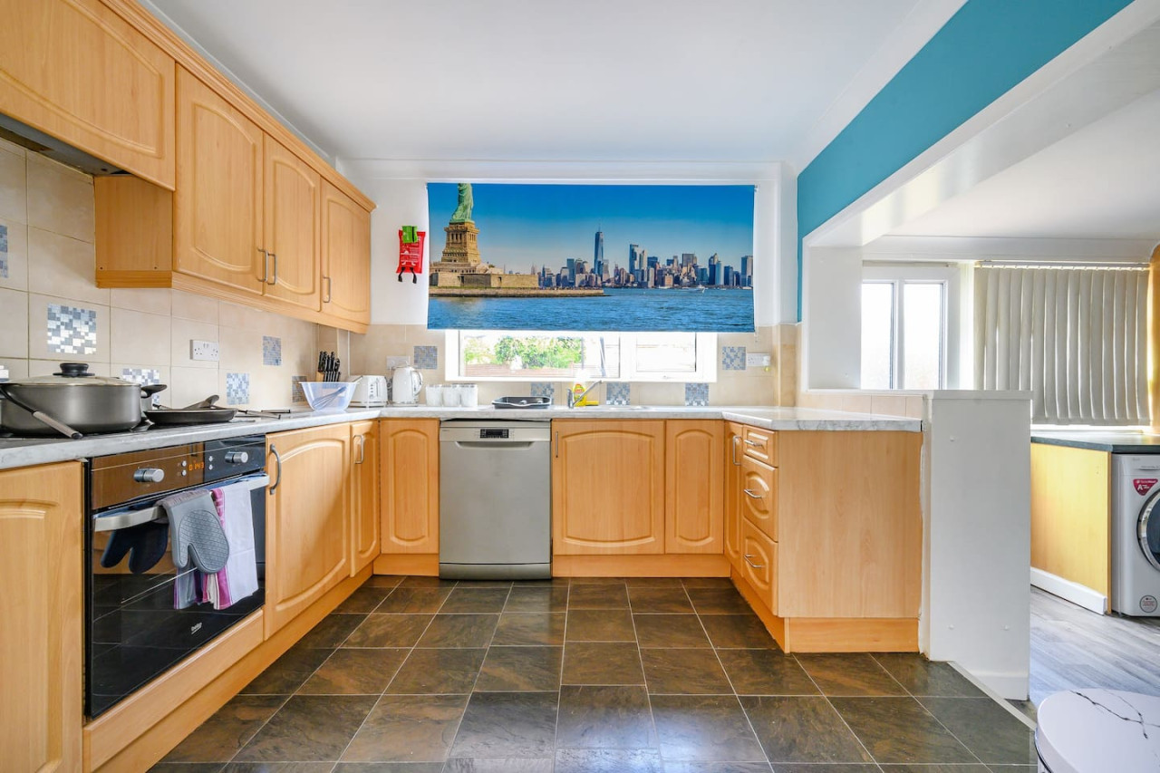 *328OL* For your relaxed & Cosy stay + Parking in 328 Oakwood Ln, Leeds LS8, UK - Property image 34 - VivreStays