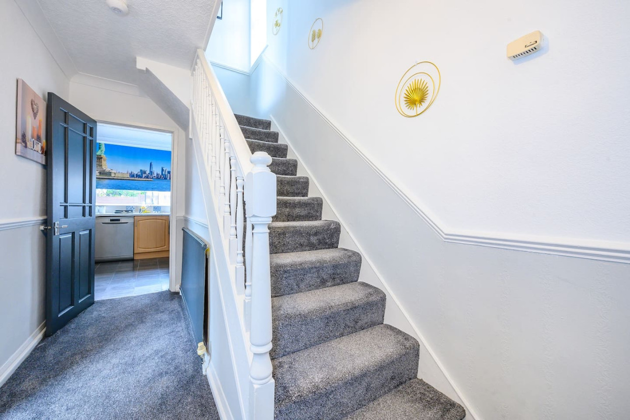 *328OL* For your relaxed & Cosy stay + Parking in 328 Oakwood Ln, Leeds LS8, UK - Property image 47 - VivreStays