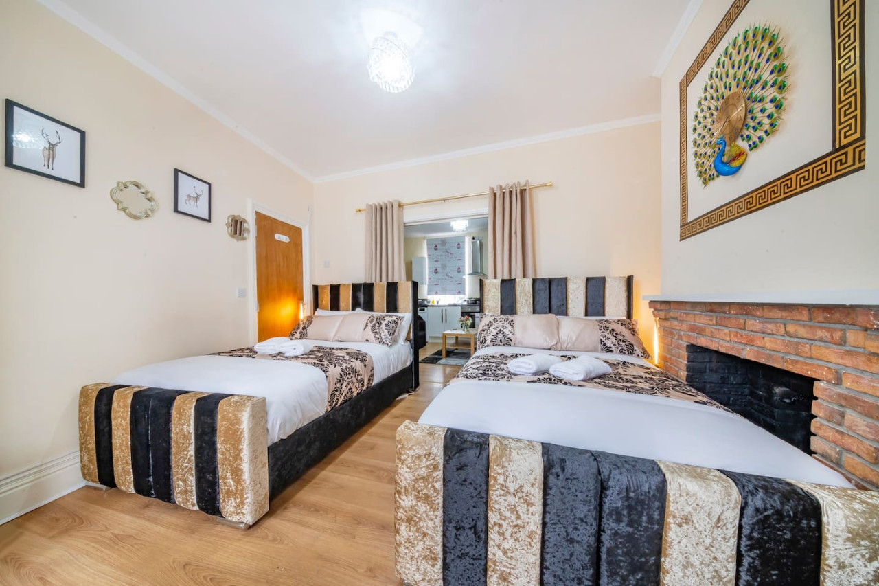 *VA1* For your Relaxed & Cosy stay + Free Parking in 2 Victoria Avenue - Property image 5 - VivreStays