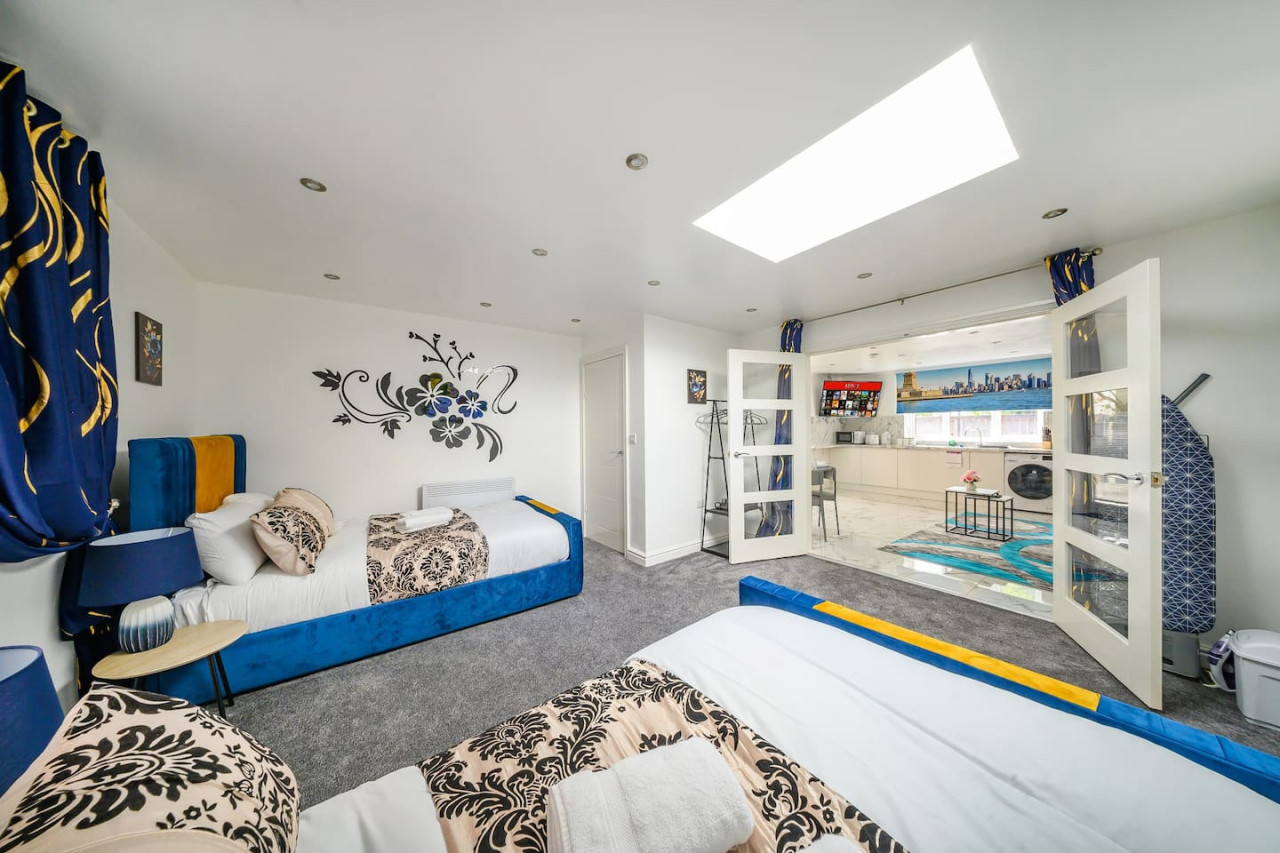 *16FM* For your Relaxed & Cosy stay + Free Parking in Fearnville Mount - Property image 13 - VivreStays