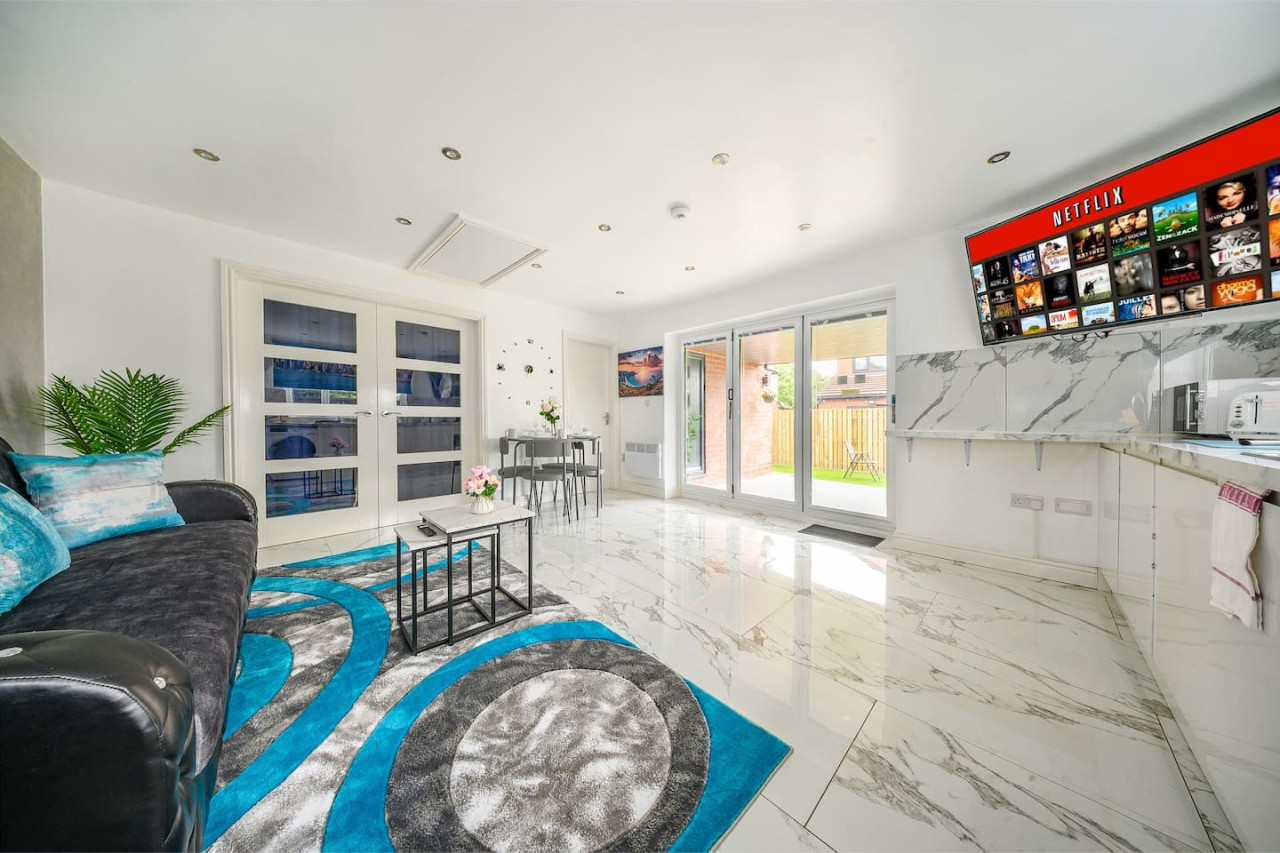 *16FM* For your Relaxed & Cosy stay + Free Parking in Fearnville Mount - Property image 19 - VivreStays
