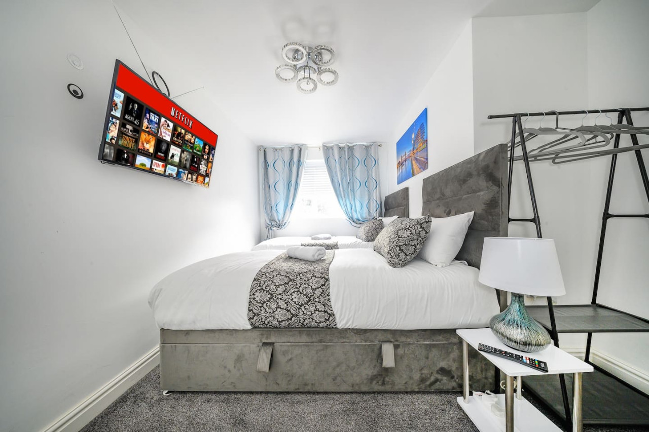 *16FM* For your Relaxed & Cosy stay + Free Parking in Fearnville Mount - Property image 14 - VivreStays