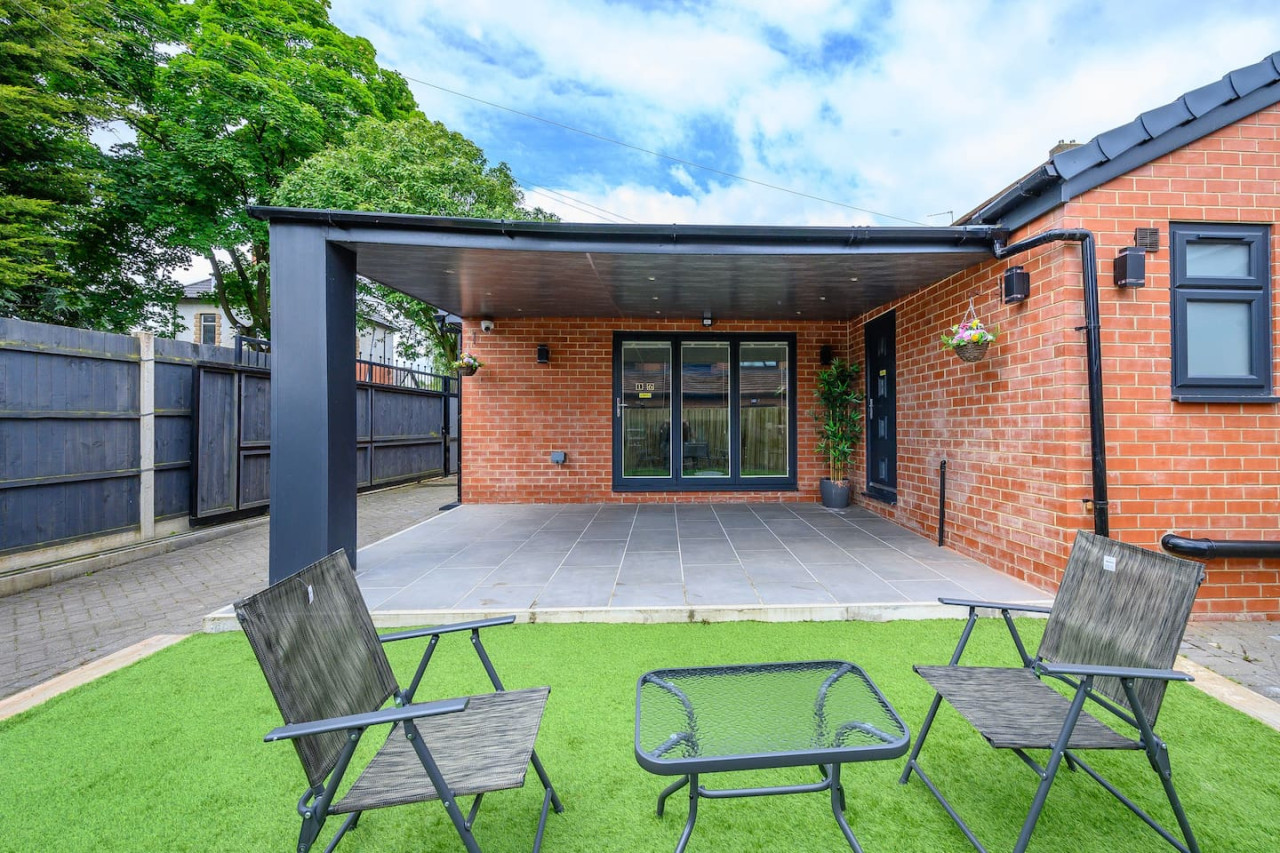 *16FM* For your Relaxed & Cosy stay + Free Parking in Fearnville Mount - Property image 25 - VivreStays