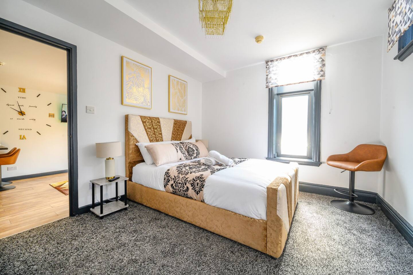 *F10GH* For relaxed & Cosy stay/Free Parking/WiFi in Greenhill House, 1 Green Hill Road - Property image 6 - VivreStays
