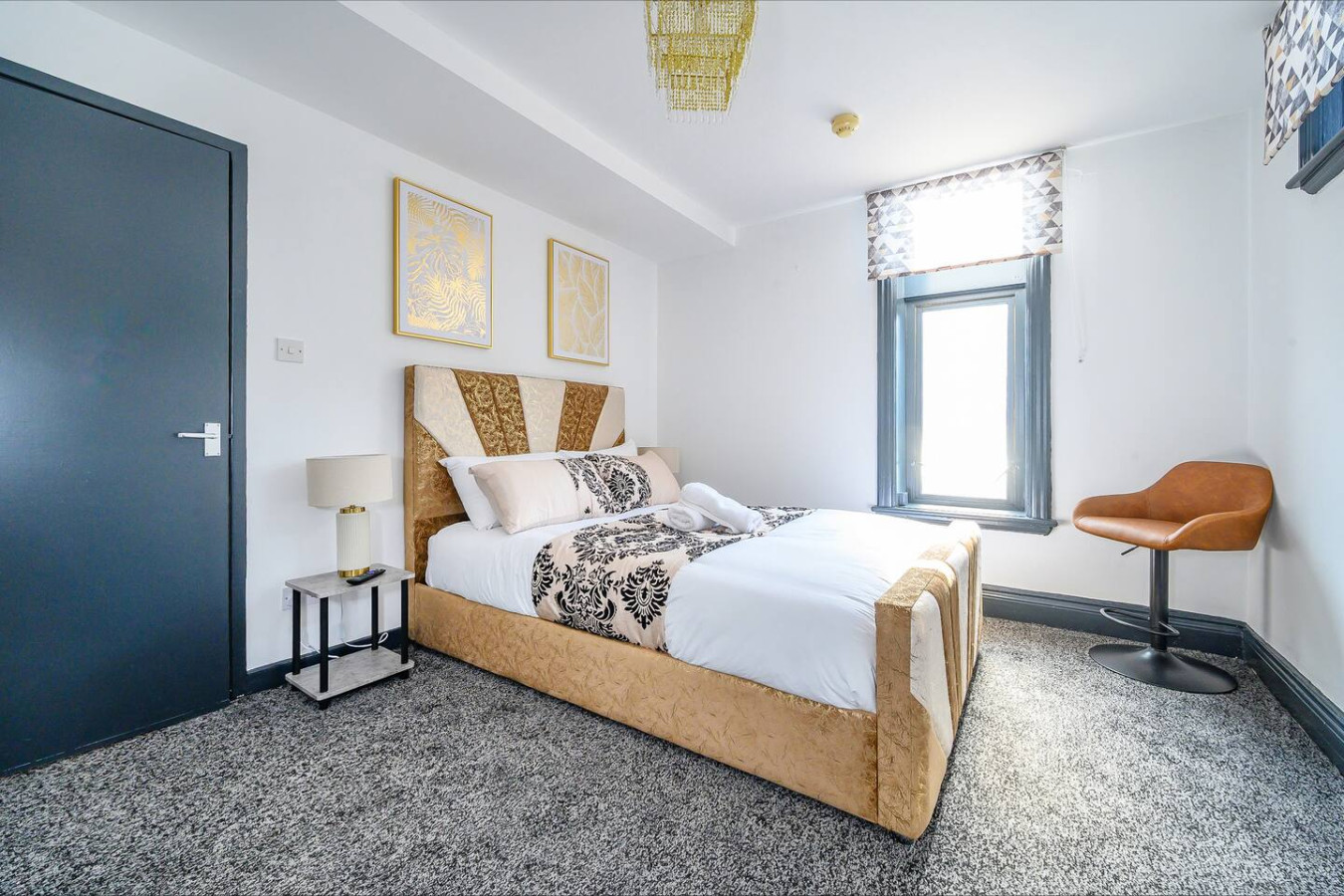 *F10GH* For relaxed & Cosy stay/Free Parking/WiFi serviced apartment - West Yorkshire - VivreStays