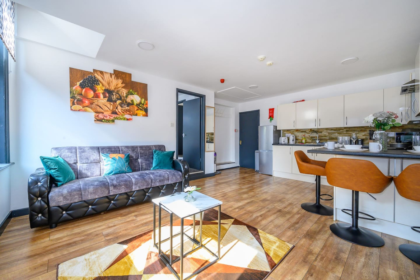 *F10GH* For relaxed & Cosy stay/Free Parking/WiFi in Greenhill House, 1 Green Hill Road - Property image 12 - VivreStays