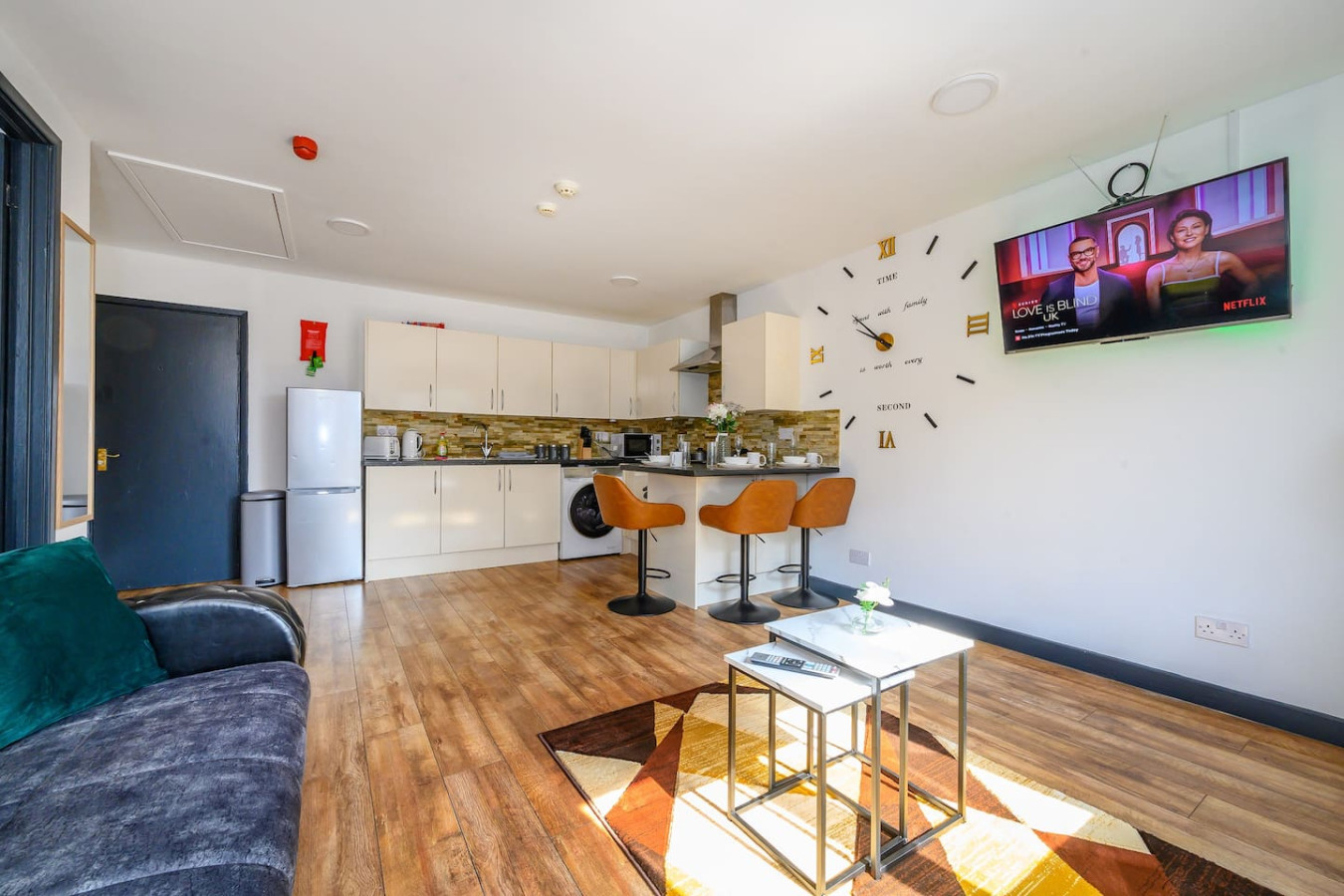*F10GH* For relaxed & Cosy stay/Free Parking/WiFi in Greenhill House, 1 Green Hill Road - Property image 10 - VivreStays
