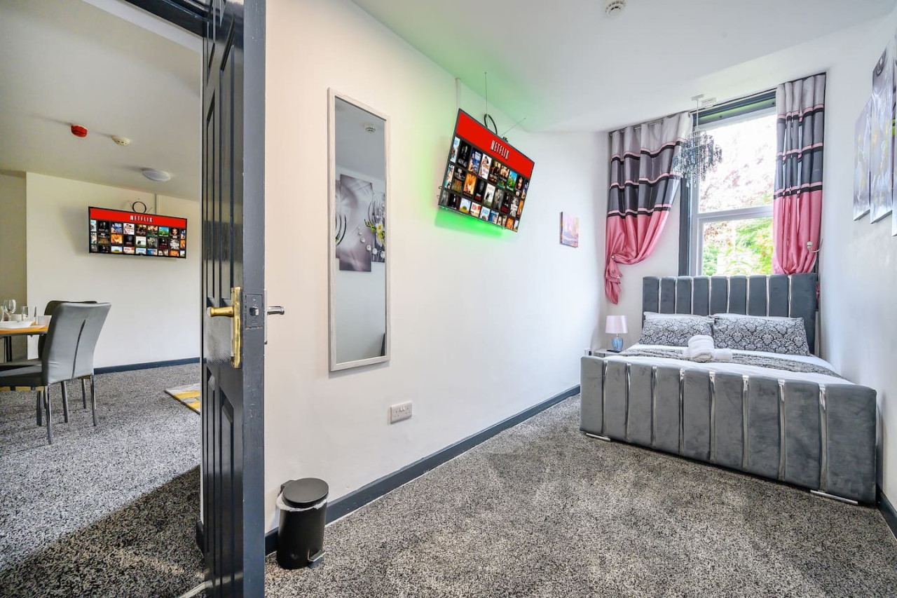 *F5GH* For relaxed & Cosy stay/Free Parking/WiFi serviced apartment - UK - VivreStays
