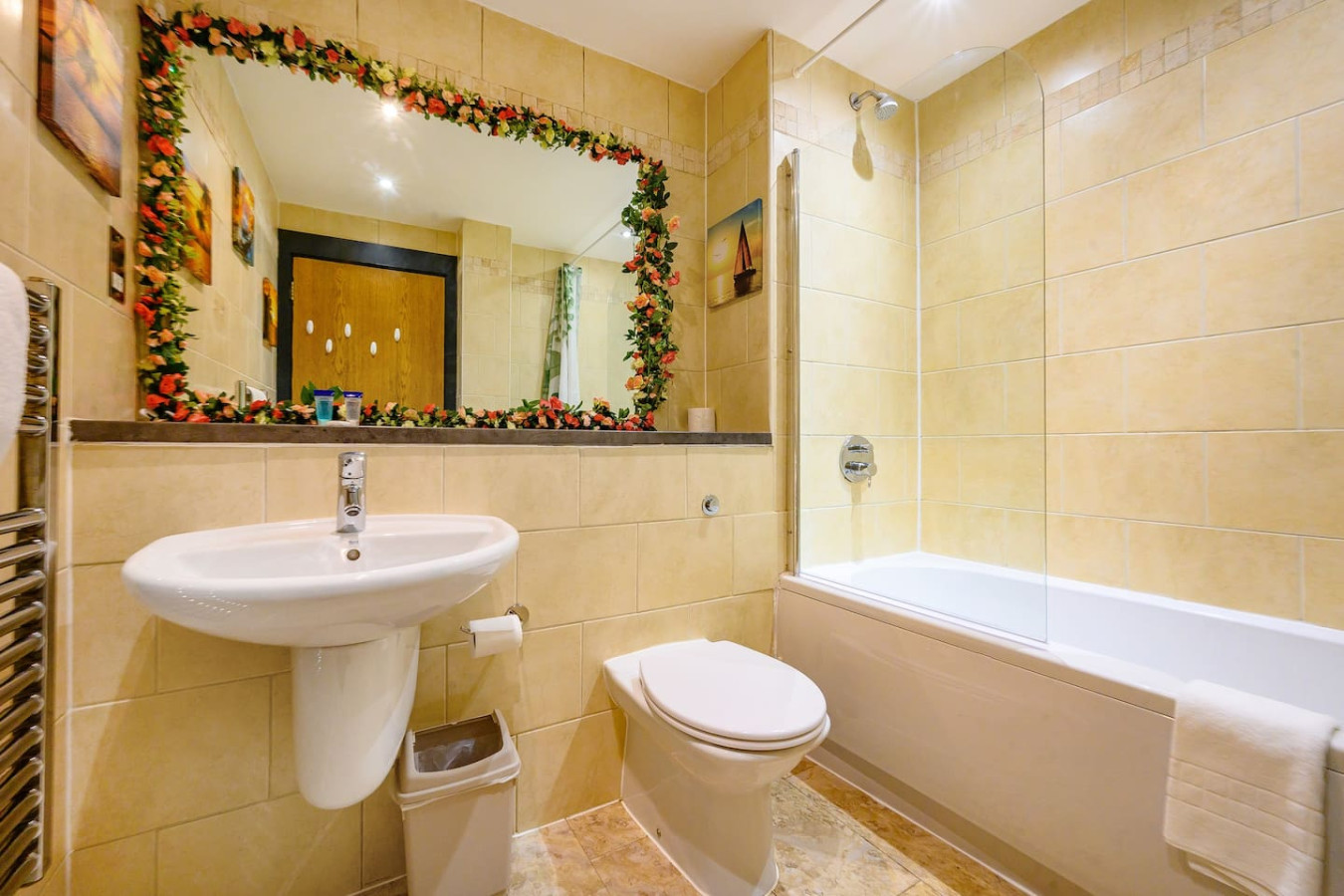 *138CS* For your most relaxed stay & free parking in 138 Chapel St, Salford M3 6AF, UK - Property image 5 - VivreStays