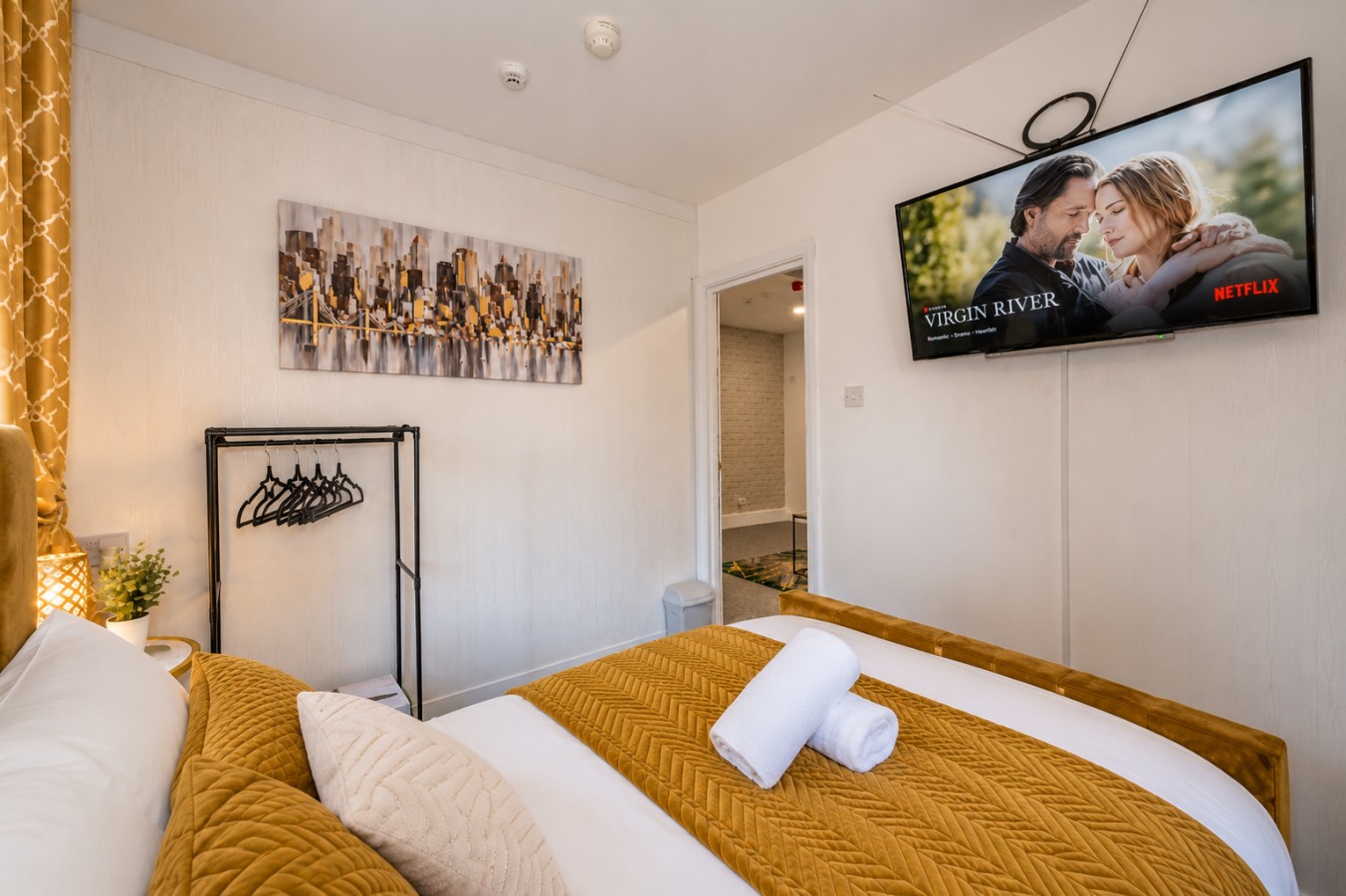 GreenHill Flat 9 Your Cosy stay + Private Parking in 49 Hill Top Rd, Leeds LS12 3PY, UK - Property image 6 - VivreStays