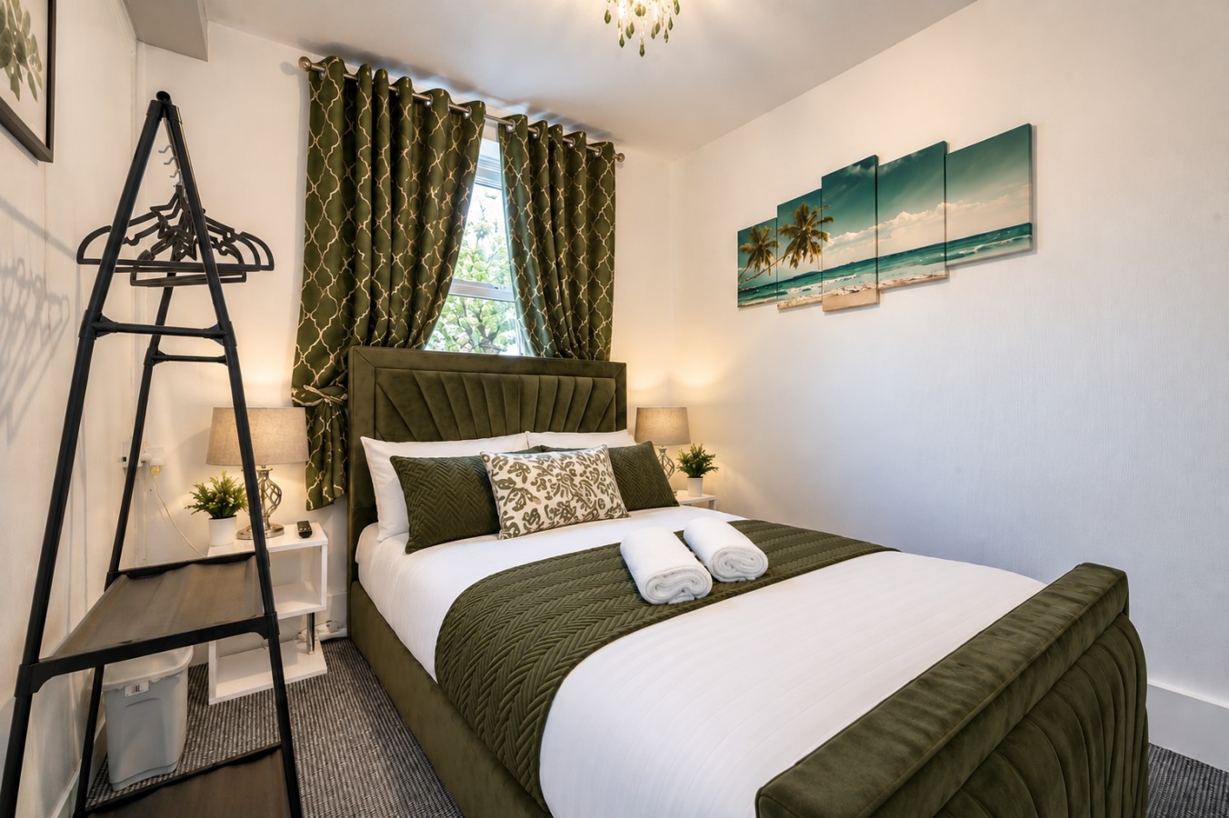 GreenHill Flat 9 Your Cosy stay + Private Parking in 49 Hill Top Rd, Leeds LS12 3PY, UK - Property image 7 - VivreStays