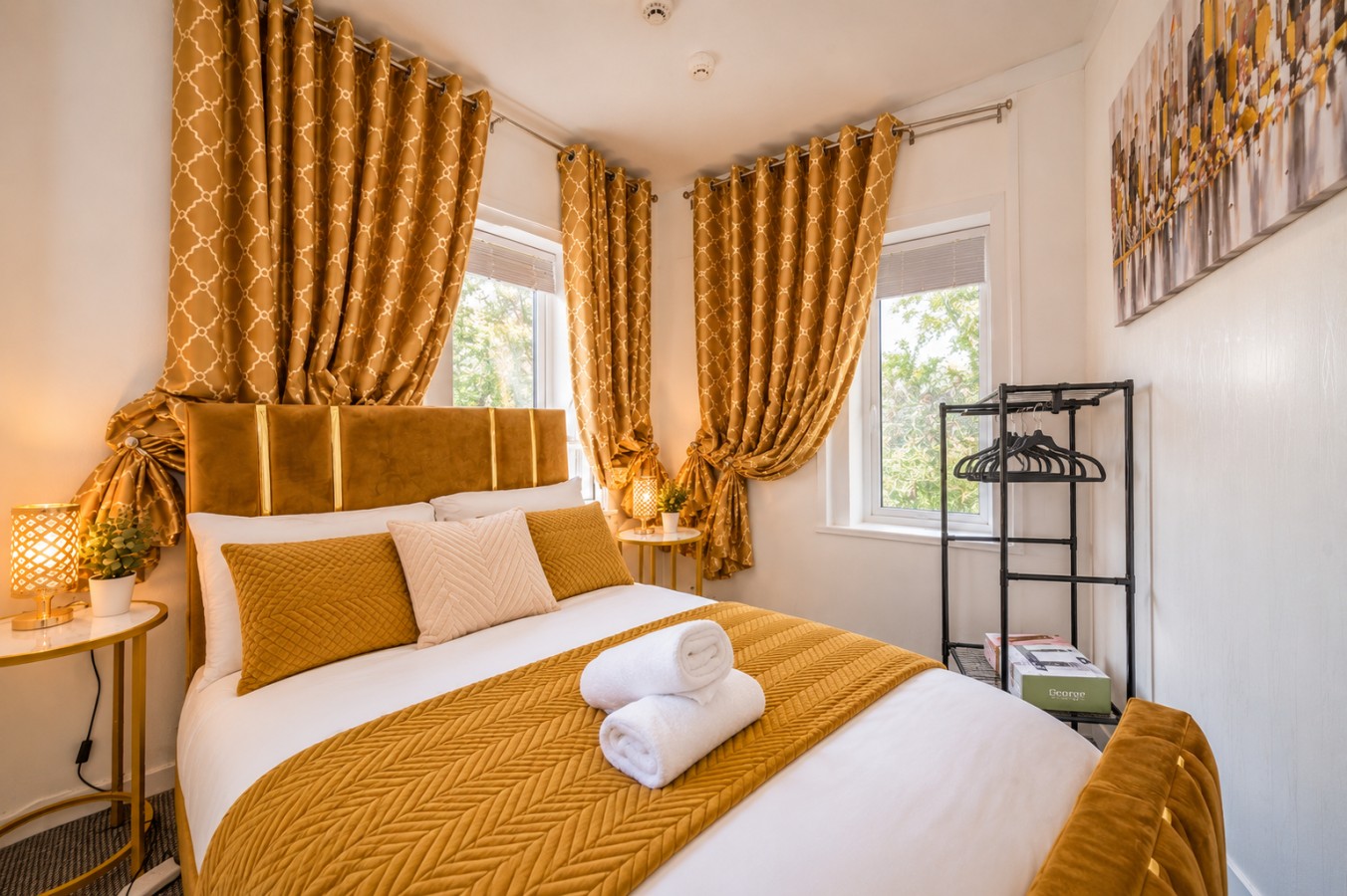 GreenHill Flat 9 Your Cosy stay + Private Parking in 49 Hill Top Rd, Leeds LS12 3PY, UK - Property image 10 - VivreStays