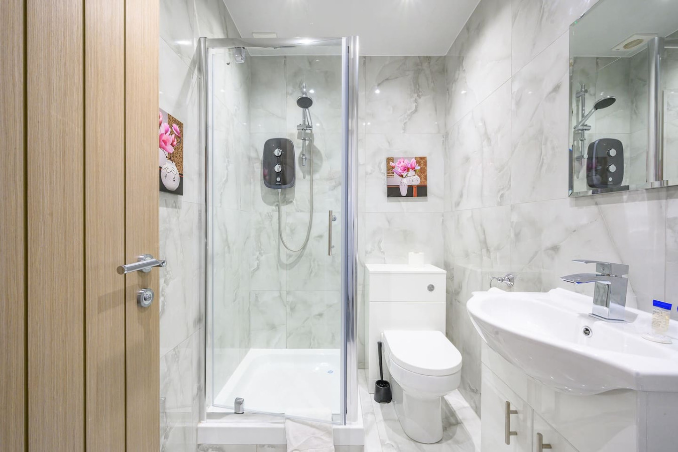 *75ACR* Setup for your relaxed & amazing stay in Cemetery Road - Property image 4 - VivreStays