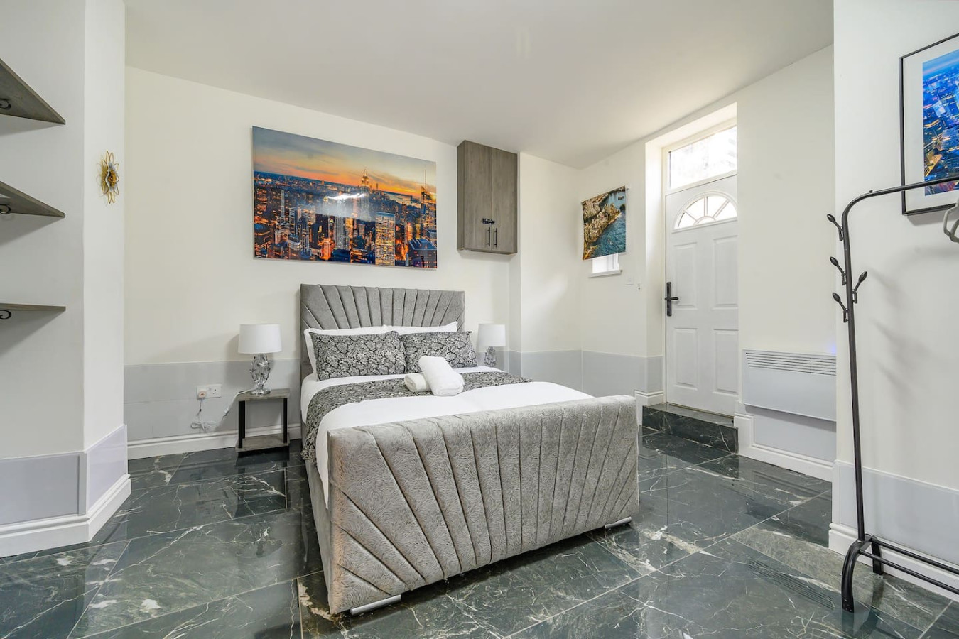 *75ACR* Setup for your relaxed & amazing stay in Cemetery Road - Property image 6 - VivreStays