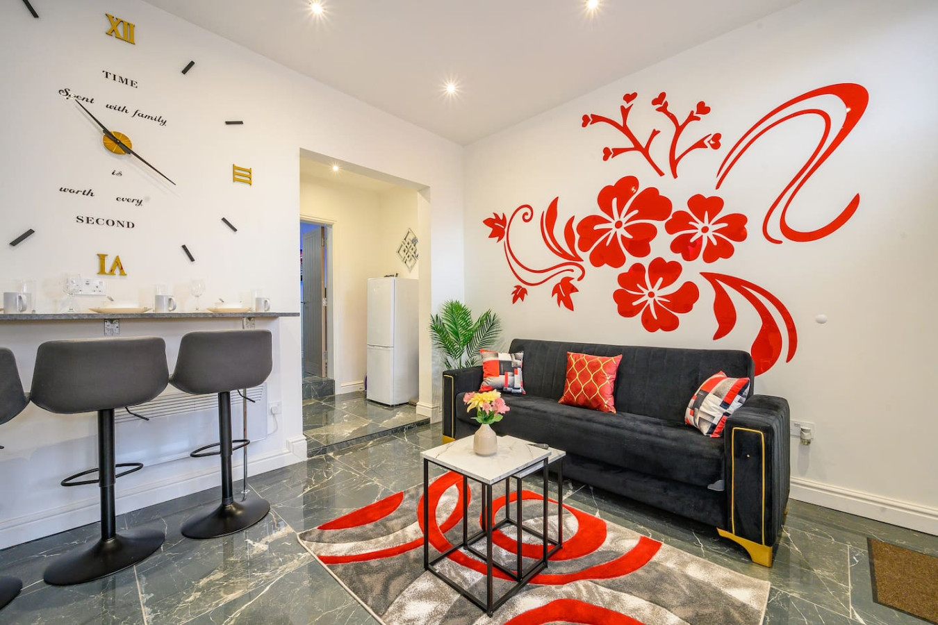 *75ACR* Setup for your relaxed & amazing stay in Cemetery Road - Property image 9 - VivreStays