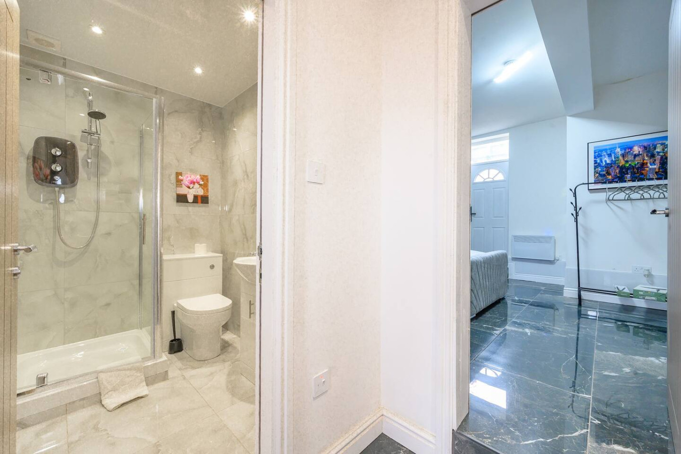 *75ACR* Setup for your relaxed & amazing stay in Cemetery Road - Property image 16 - VivreStays