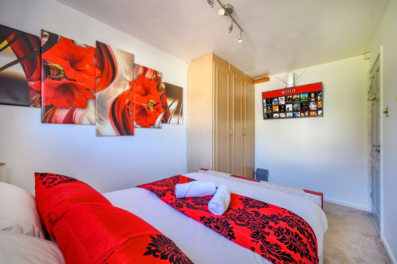 -VL- Stylish & Relaxed Stay/Free Parking/Free WiFi serviced apartment - Hawksworth - VivreStays