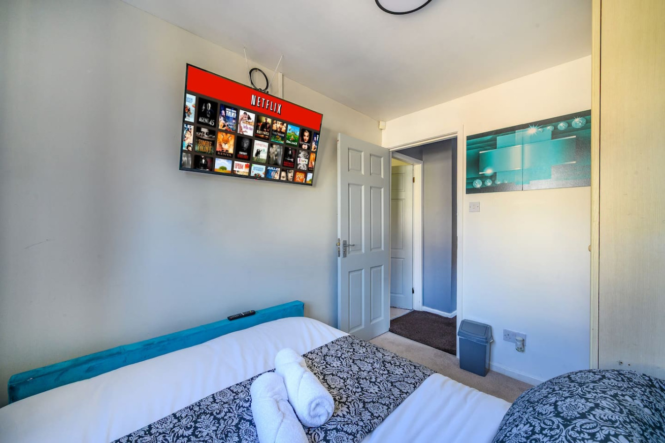 -VL- Stylish & Relaxed Stay/Free Parking/Free WiFi in 51 Vesper Lane - Property image 6 - VivreStays