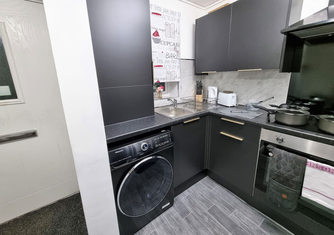 For Your most relaxed and cosy stay in 17 Chatsworth Mews, Morley, Leeds LS27 8AB, UK - Property image 11 - VivreStays