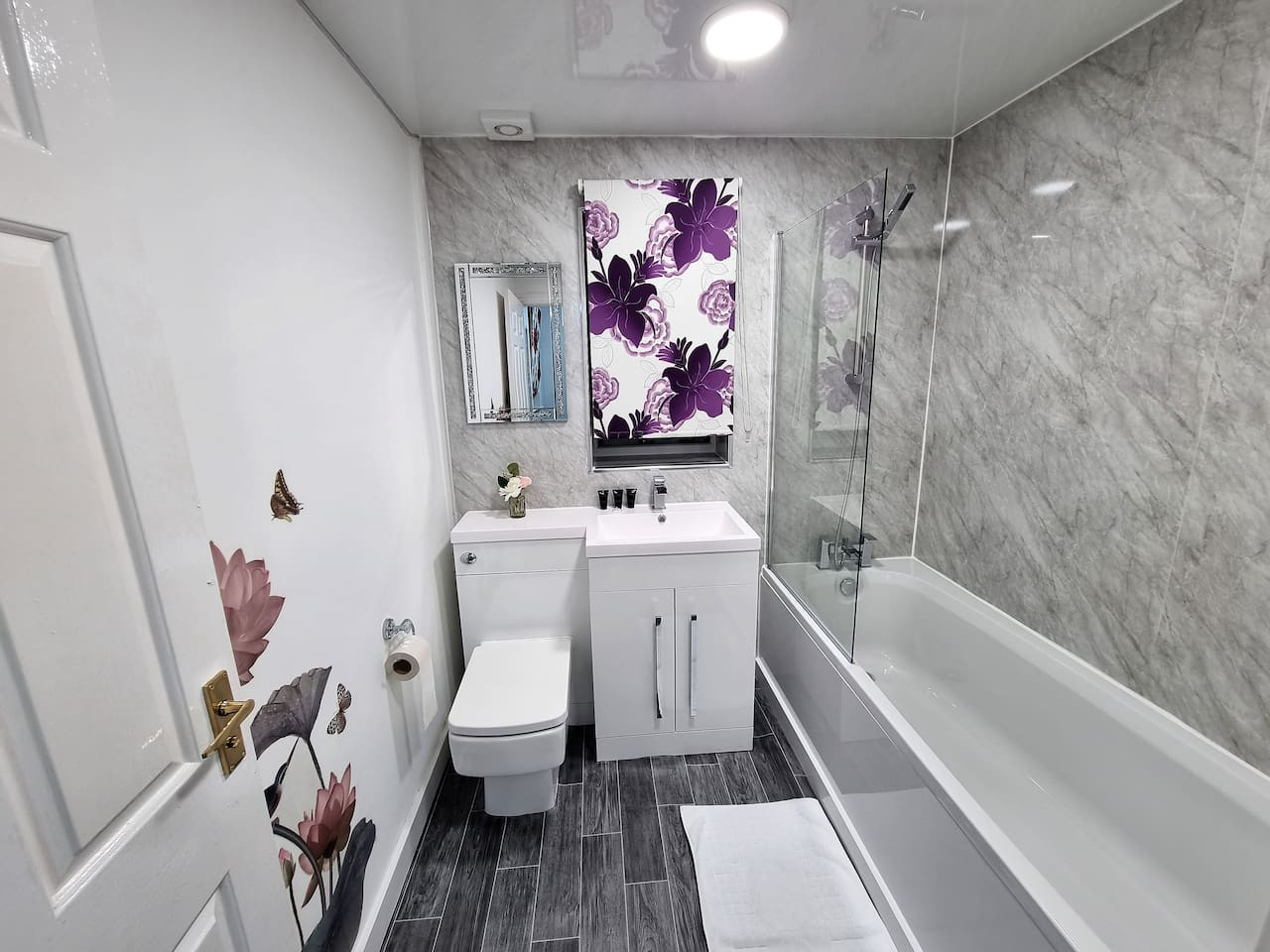 For Your most relaxed and cosy stay in 17 Chatsworth Mews, Morley, Leeds LS27 8AB, UK - Property image 3 - VivreStays