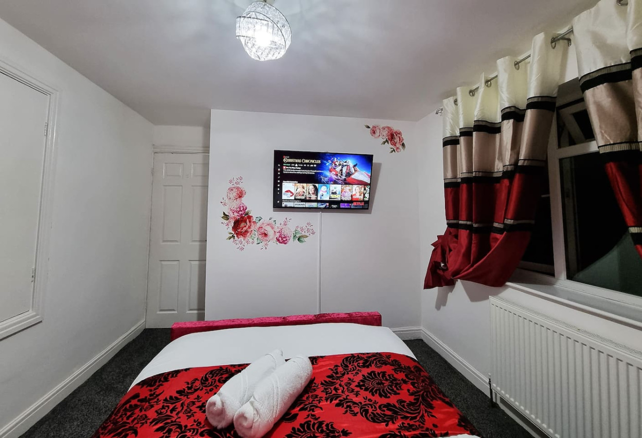 For Your most relaxed and cosy stay in 17 Chatsworth Mews, Morley, Leeds LS27 8AB, UK - Property image 19 - VivreStays
