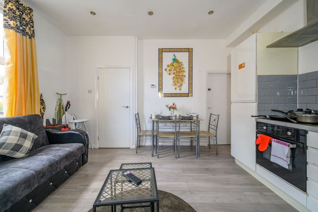 *A23S* for your most relaxed & Cosy stay + Parking in Arley Street - Property image 11 - VivreStays