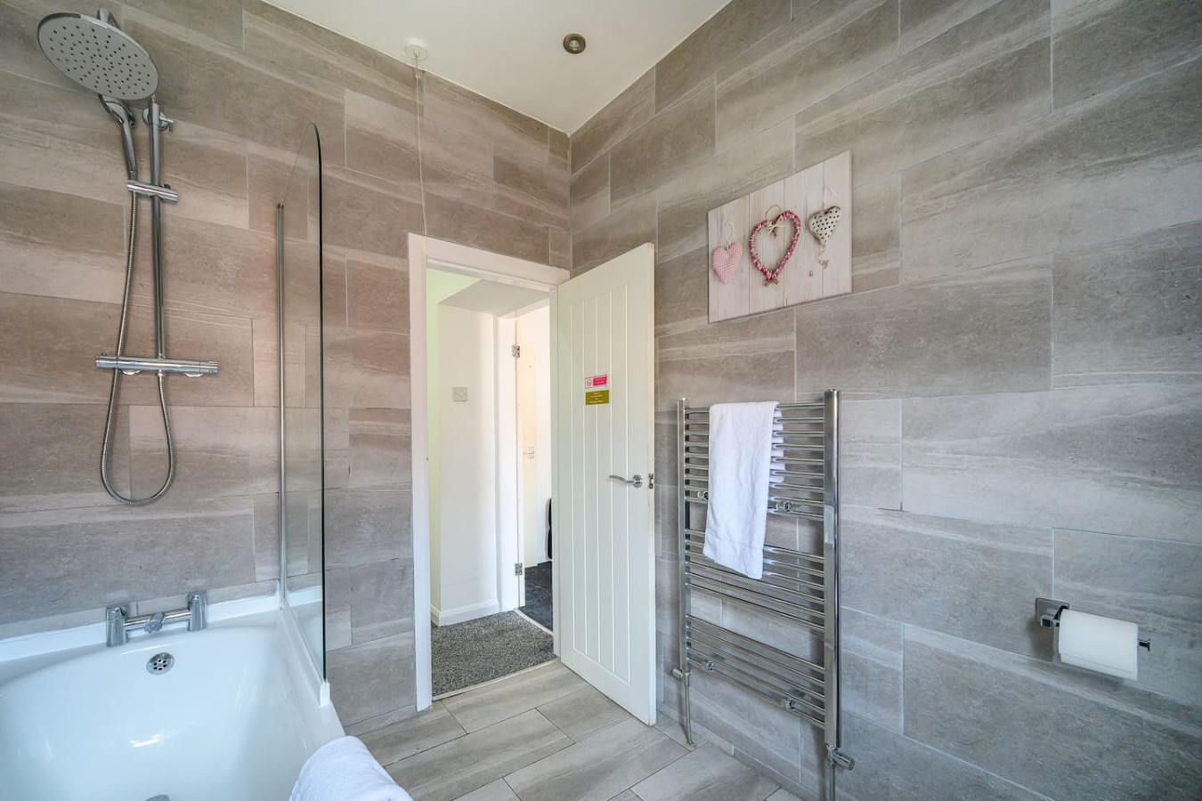 *A23S* for your most relaxed & Cosy stay + Parking in Arley Street - Property image 14 - VivreStays