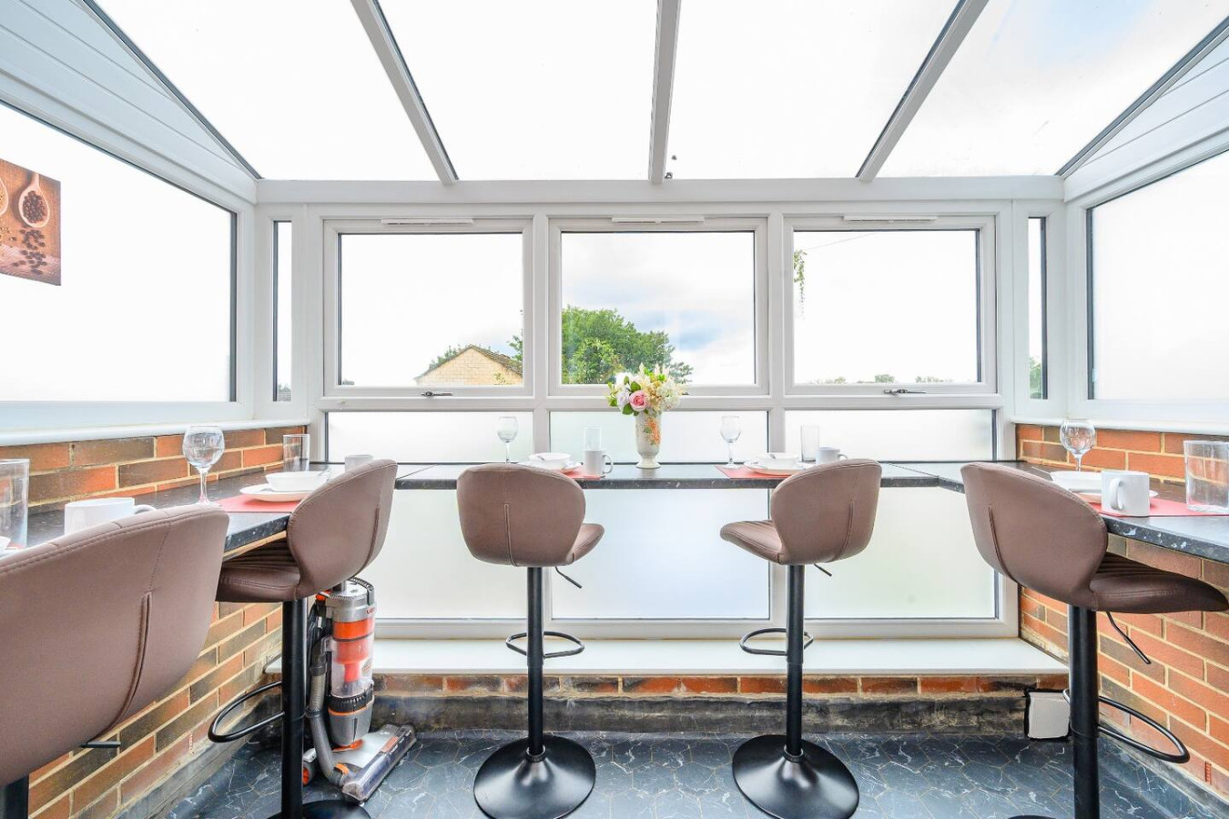 H17A Cosy & Welcoming home in 17a Fountain Street - Property image 4 - VivreStays