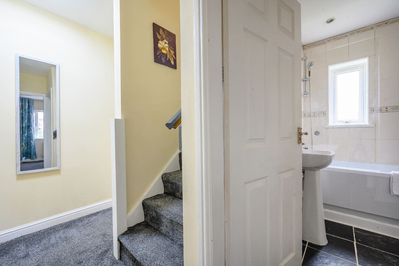 H17A Cosy & Welcoming home in 17a Fountain Street - Property image 24 - VivreStays