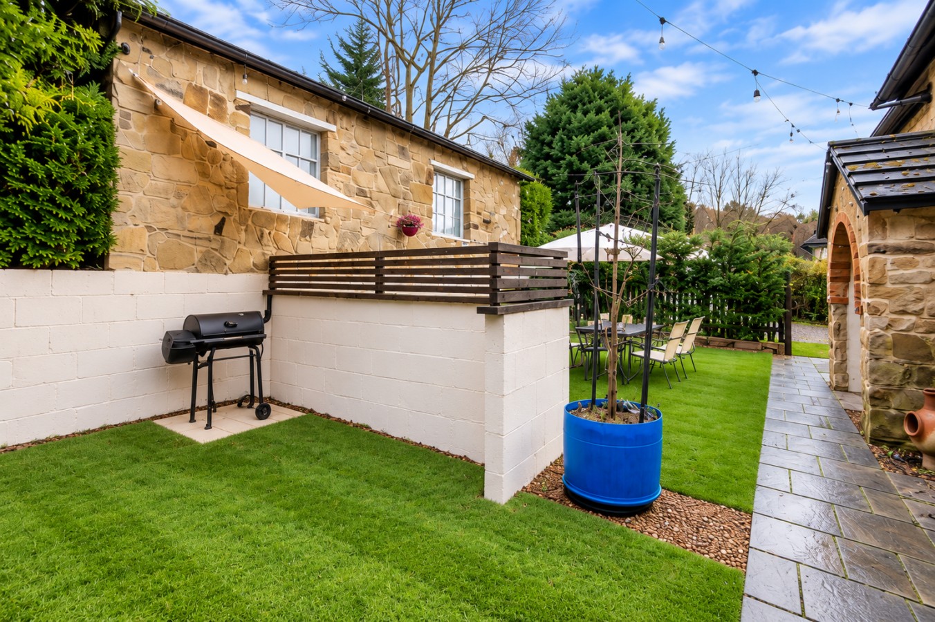 Spacious Standalone Home in West Yorkshireconti in 3 Scott Hall Drive - Property image 26 - VivreStays