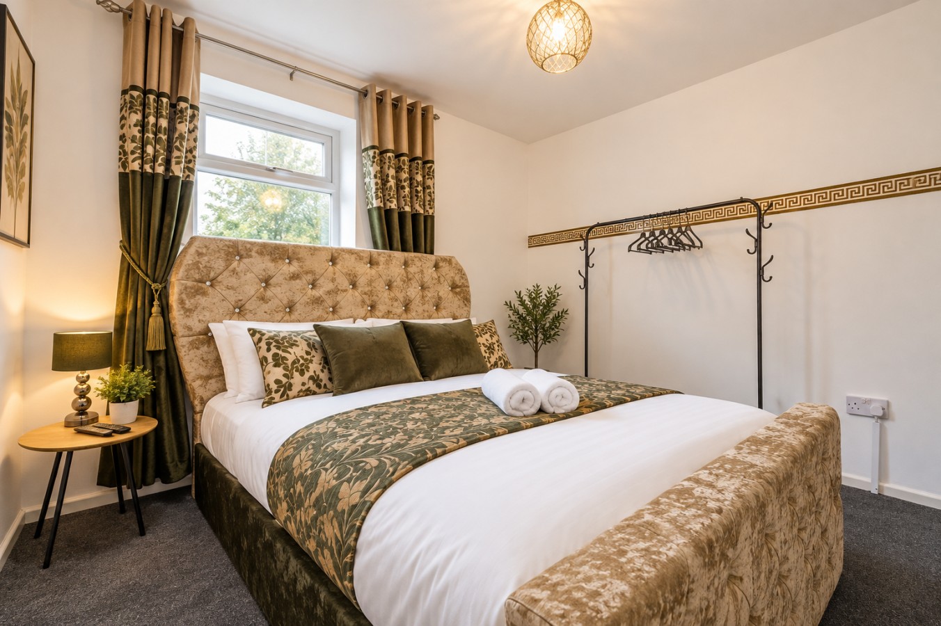 Spacious Standalone Home in West Yorkshireconti in 3 Scott Hall Drive - Property image 8 - VivreStays
