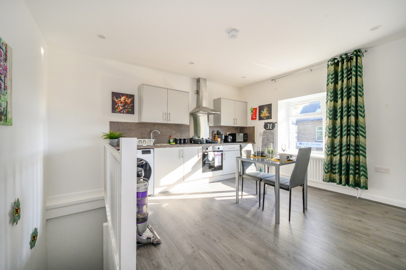 11HR tranquil studio stay in 13 Harrogate Rd, Bradford BD2 3DT, UK - Property image 2 - VivreStays