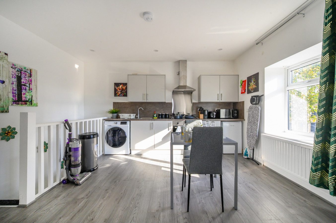11HR tranquil studio stay in 13 Harrogate Rd, Bradford BD2 3DT, UK - Property image 18 - VivreStays