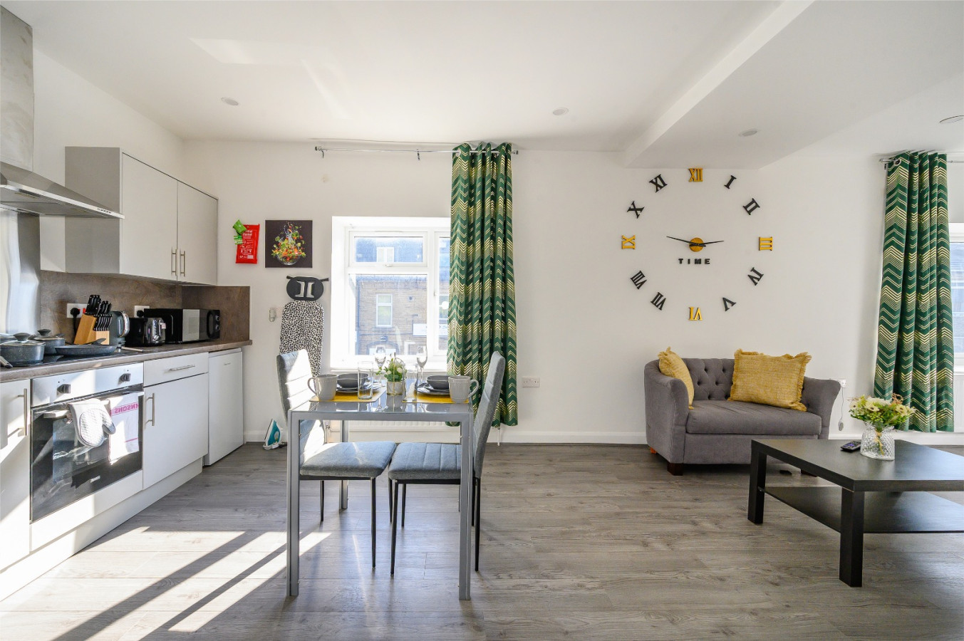 11HR tranquil studio stay in 13 Harrogate Rd, Bradford BD2 3DT, UK - Property image 23 - VivreStays
