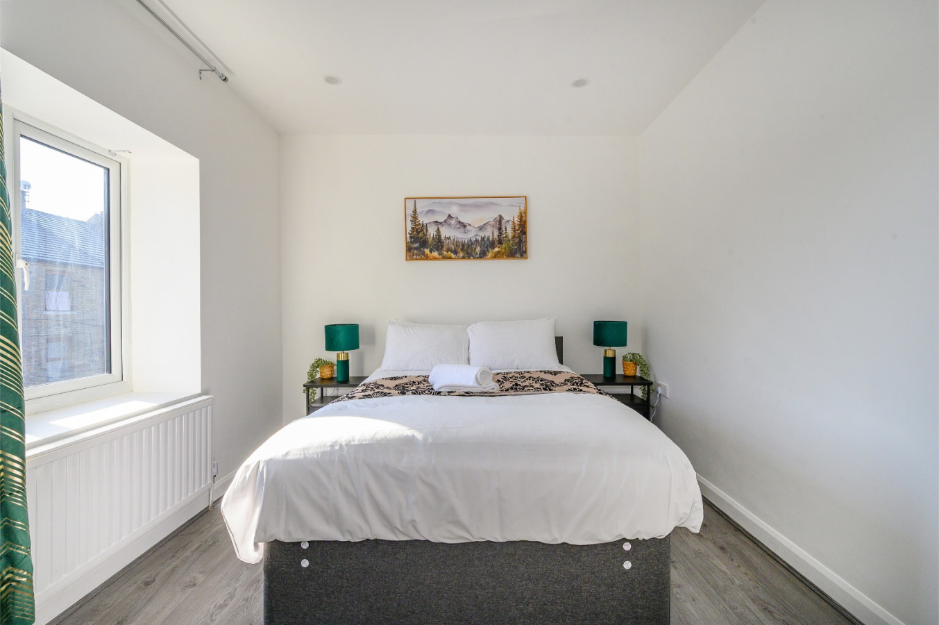 11HR tranquil studio stay in 13 Harrogate Rd, Bradford BD2 3DT, UK - Property image 6 - VivreStays