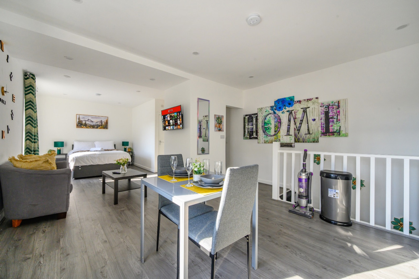 11HR tranquil studio stay in 13 Harrogate Rd, Bradford BD2 3DT, UK - Property image 13 - VivreStays