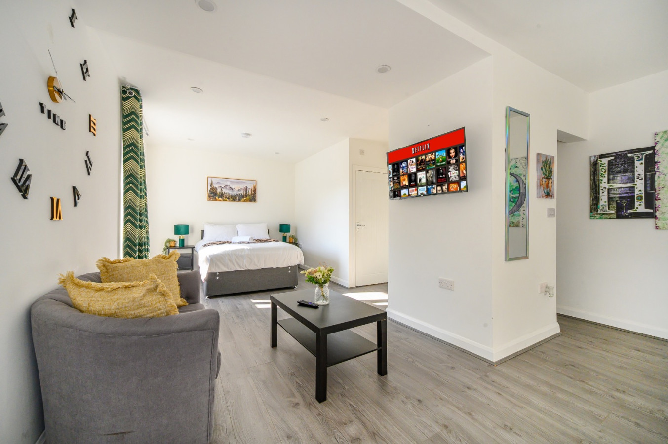 11HR tranquil studio stay in 13 Harrogate Rd, Bradford BD2 3DT, UK - Property image 9 - VivreStays