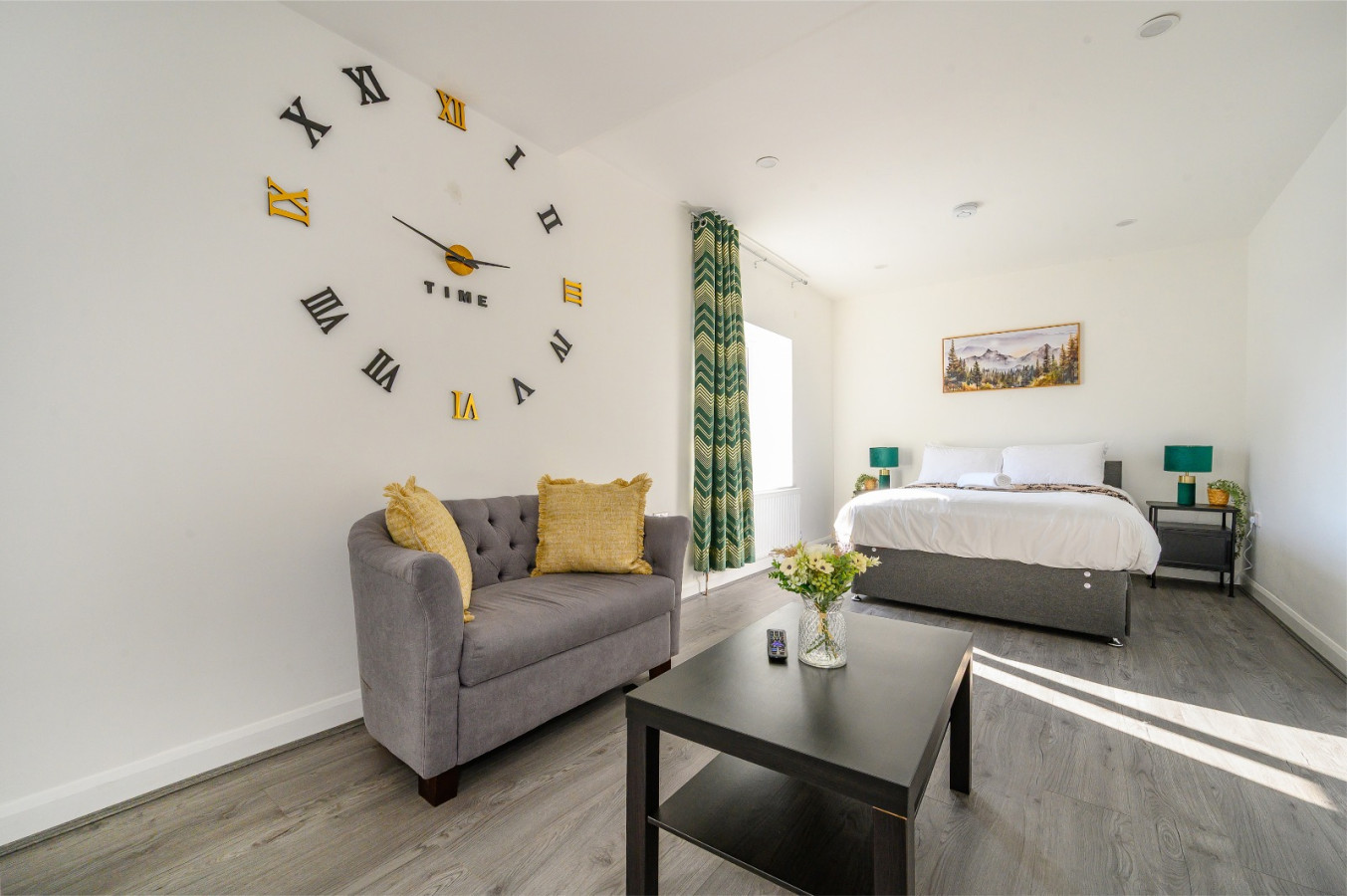 11HR tranquil studio stay in 13 Harrogate Rd, Bradford BD2 3DT, UK - Property image 7 - VivreStays