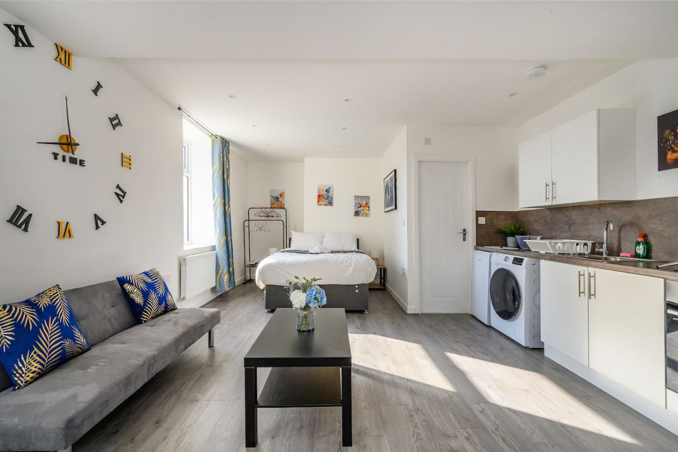 11HR tranquil studio stay in 13 Harrogate Rd, Bradford BD2 3DT, UK - Property image 15 - VivreStays
