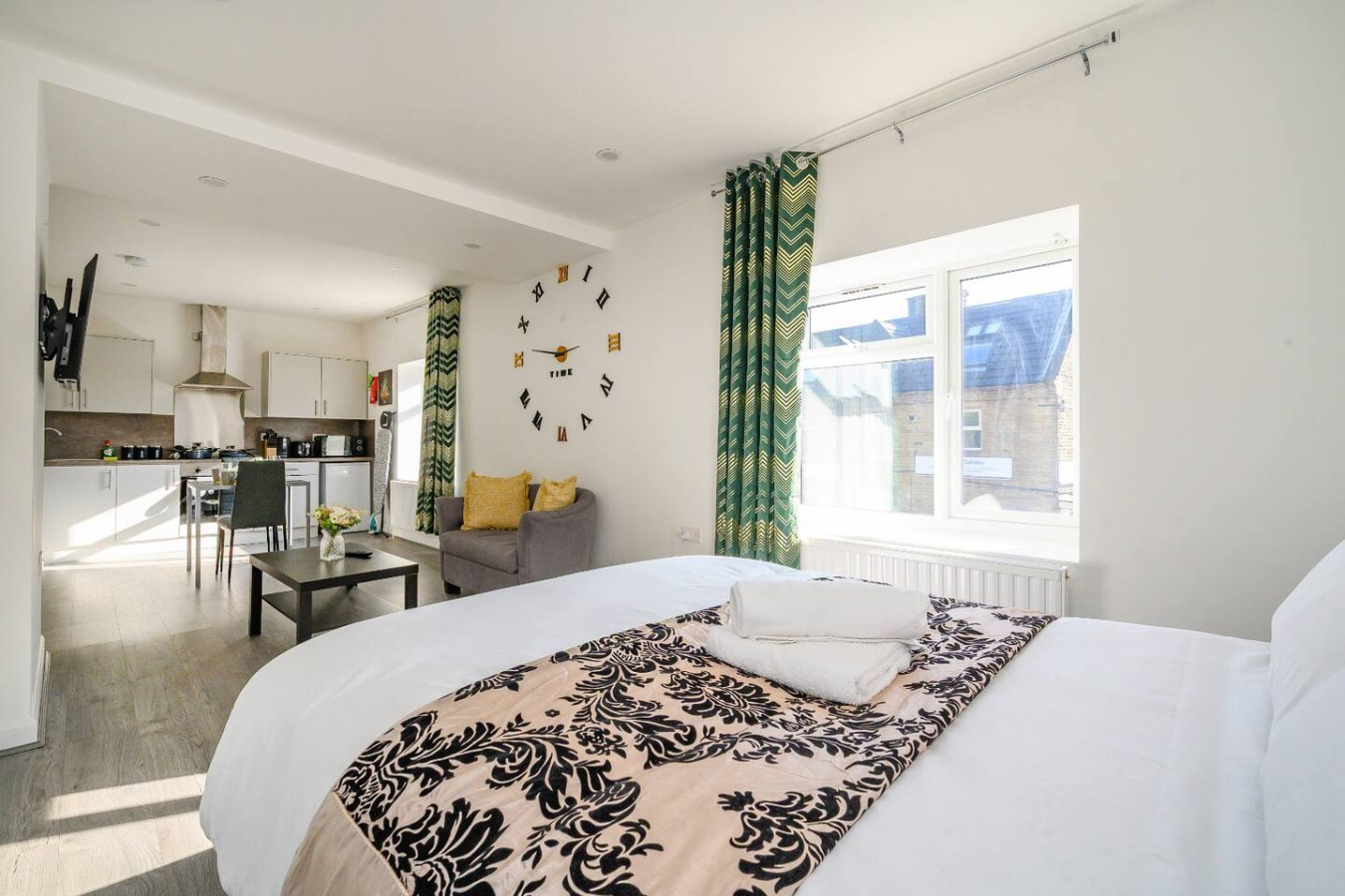 Captivating & luxurious Stay serviced apartment - West Yorkshire - VivreStays