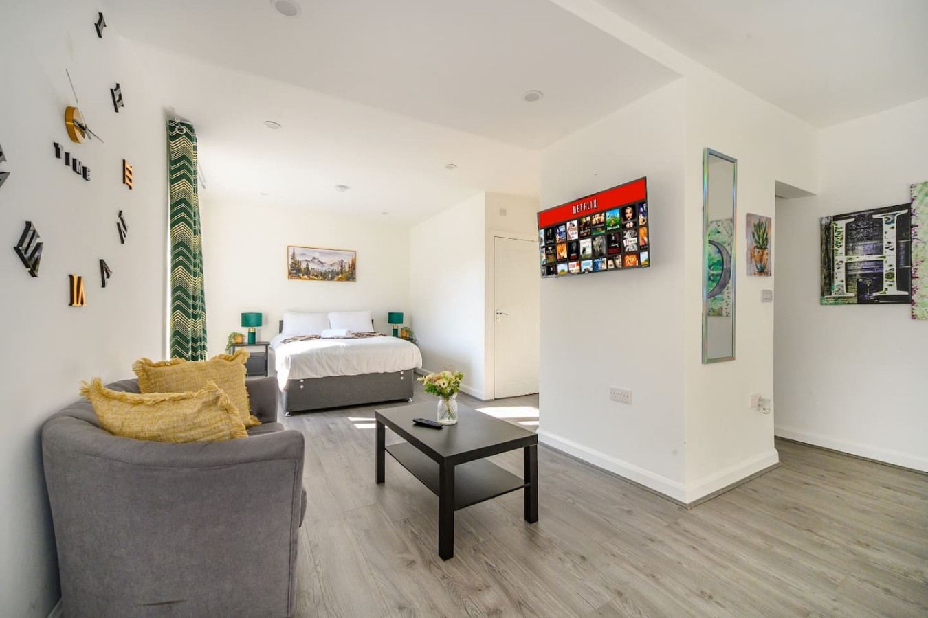 Captivating & luxurious Stay in 11 Harrogate Road - Property image 12 - VivreStays