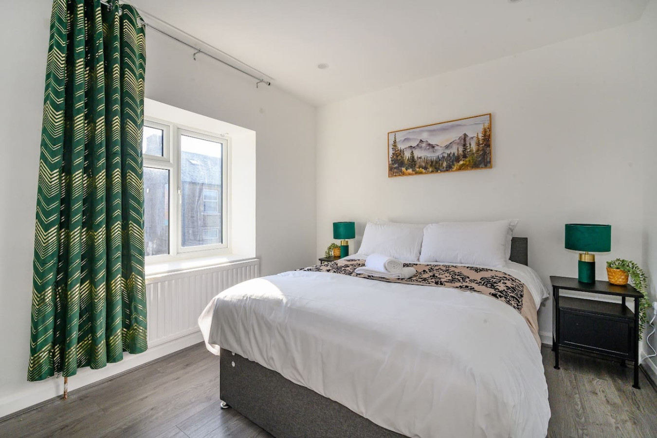 Captivating & luxurious Stay in 11 Harrogate Road - Property image 5 - VivreStays