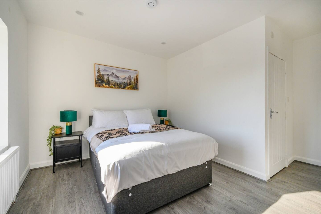 Captivating & luxurious Stay in 11 Harrogate Road - Property image 6 - VivreStays