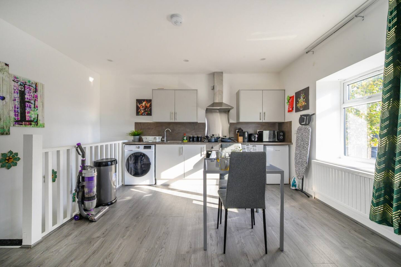 Captivating & luxurious Stay in 11 Harrogate Road - Property image 19 - VivreStays